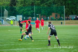 Матчи по футболу в рамках Первенства России проходят в Великих Луках (фото)