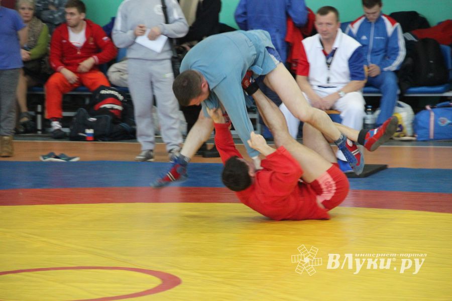 В Великих Луках - время жарких схваток (16+) (ФОТО)