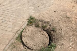 Великолучан поджидает опасность в центре города (ФОТО)