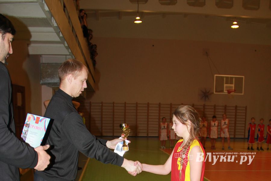 Великолукские баскетболисты стали победителями междугородних соревнований по баскетболу
