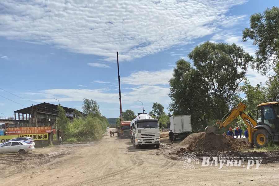 В великолукском филиале инфекционной больницы начался монтаж металлоконструкций (ФОТО)