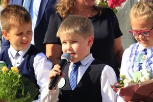 В Великих Луках торжественно встретили День знаний (ФОТО)