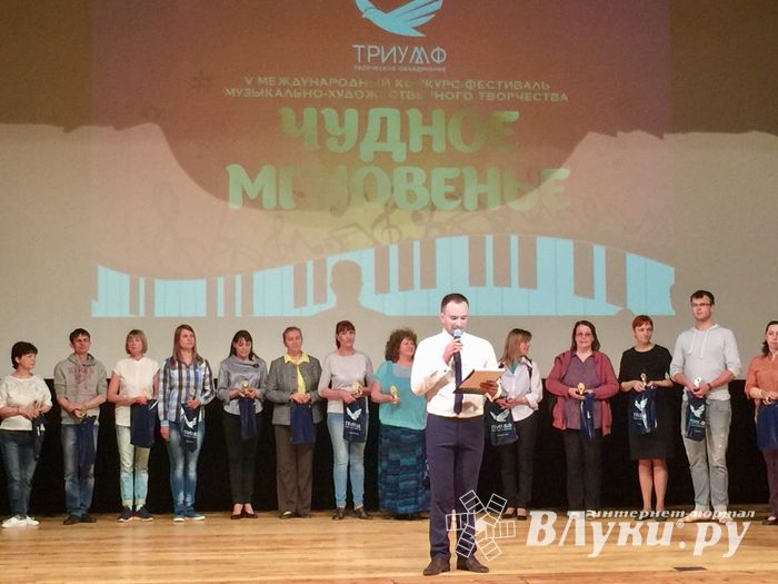 В Международном арт-пленэре «Чудное мгновенье» в Пушкинских Горах учатвуют воспитанники великолукского детского сада (ФОТО)