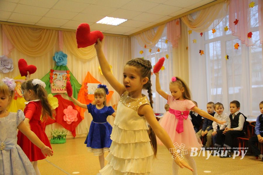 В детском саду №16 поздравляли мам (ФОТО)