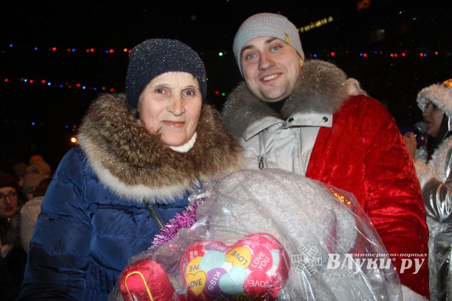 ТК «Первомайский» подарил великолучанам новогоднее волшебство (ФОТО)