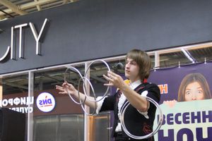 В ТЦ «Апельсин» прошла весенняя ночь распродаж