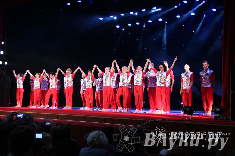 В Великих Луках состоялся концерт балета TODES