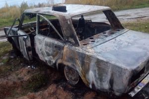 В Великих Луках горел автомобиль (ФОТО)