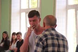 В Великих Луках в 10 лицее «освободили» заложников (ФОТО)