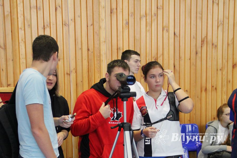 Великолучанка Александра Савенкова стала обладательницей золота на всероссийских соревнованиях по стрельбе из лука (фото)