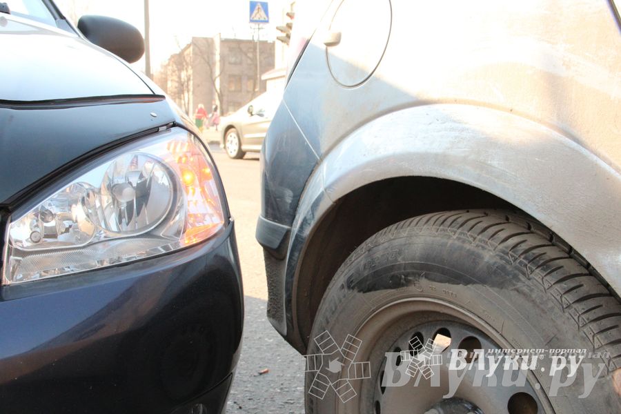 ДТП на пр. Гагарина: столкнулись три автомобиля (фото) 