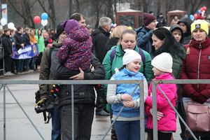 Митинг и праздничные гуляния в Великих Луках (ФОТО)