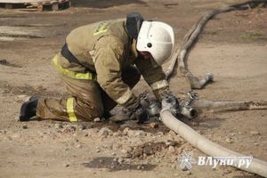 Атака беспилотников на нефтебазу в Великих Луках: загорелся резервуар с нефтепродуктами