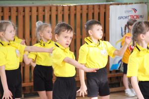 В Великих Луках проходят спортивные соревнования среди дошколят «Юные олимпионики» (ФОТО)