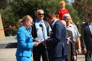 В Великих Луках торжественно открыли Памятный знак (ФОТО)