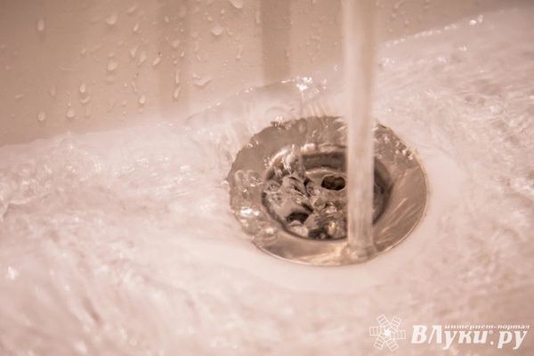 Великолучан предупредили о пониженном напоре воды