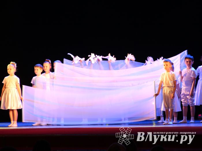 В ДК ЛК состоялся итоговый концерт фестиваля «Великолукская веснянка» (ФОТО)