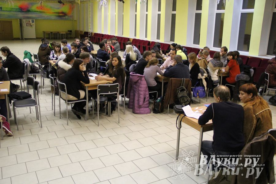 Четвертый тур игр «Что? Где? Когда?» состоялся вчера в ДК ЛК (фото)