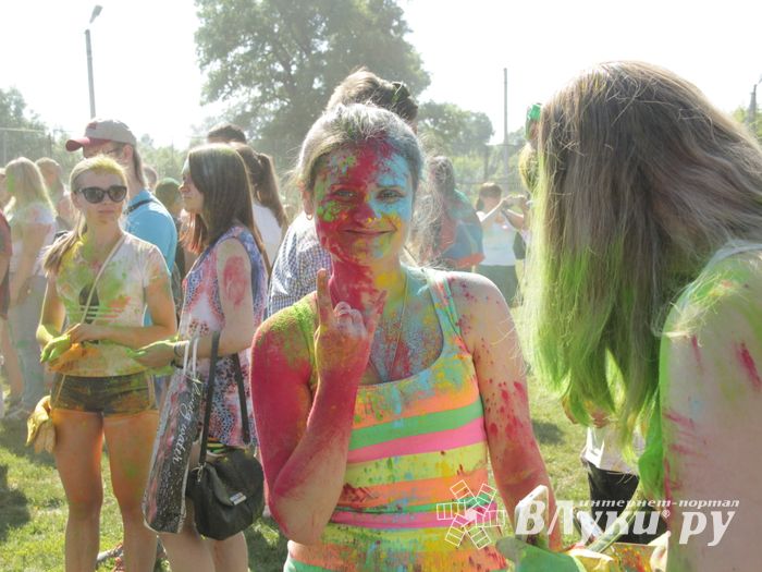 Яркие эмоции «ColorFest» в Великих Луках (ФОТО)