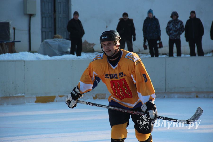 Великолукские хоккеисты разгромили гостей (фото)