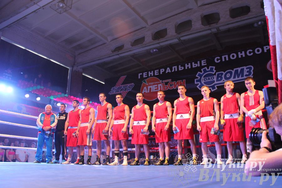 В Великих Луках состоялась матчевая встреча по боксу