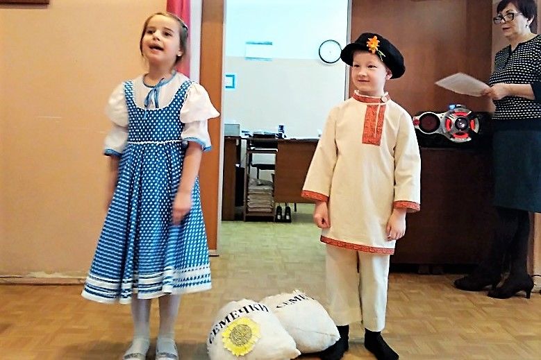 Воспитанники Детского сада №16 совместно с воспитателями устроили праздник «Доброты и уважения» (ФОТО)