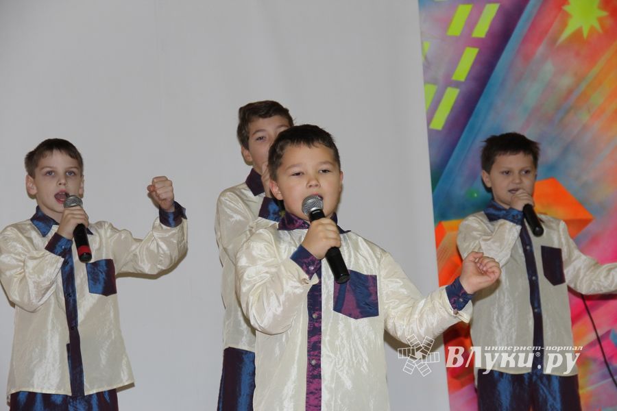 Открытие  3-й Великолукской универсальной выставки