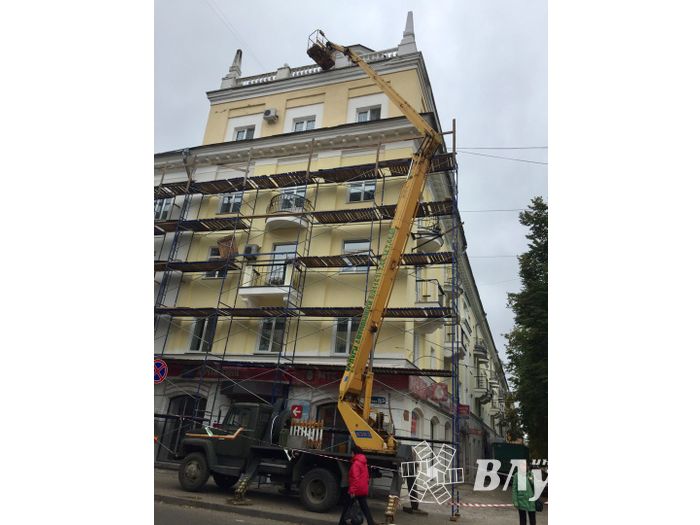 Из-за ремонта фасадов в Великих Луках перекрыли тротуары (ФОТО)