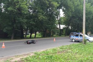 В Великих Луках произошло ДТП с участием мотоциклиста (фото)