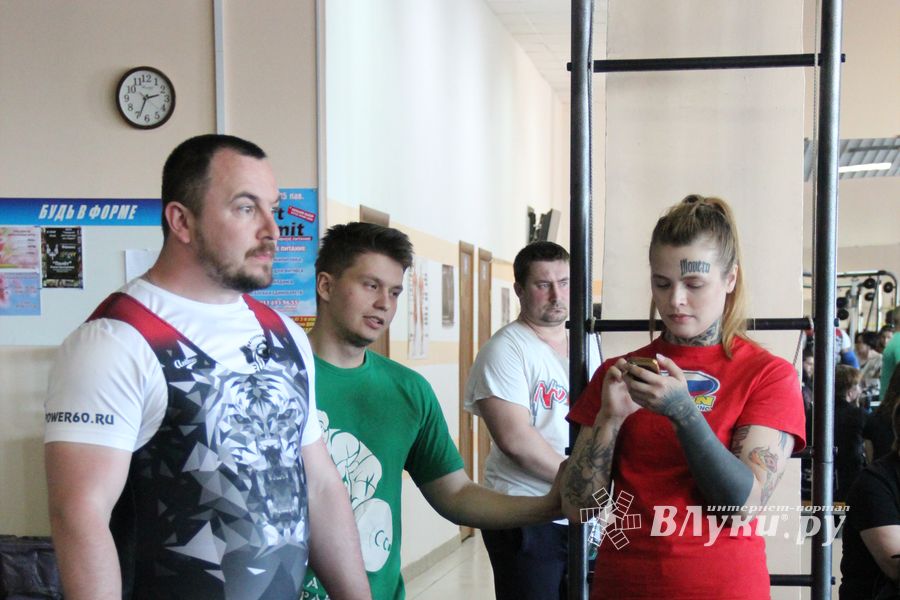 В Великих Луках состоялись Чемпионат и Первенство Псковской области по жиму штанги лежа (ФОТО)