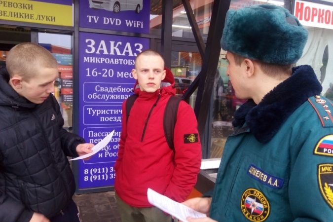 Великолучанам рассказали о «новогодних» мерах пожарной безопасности (ФОТО)