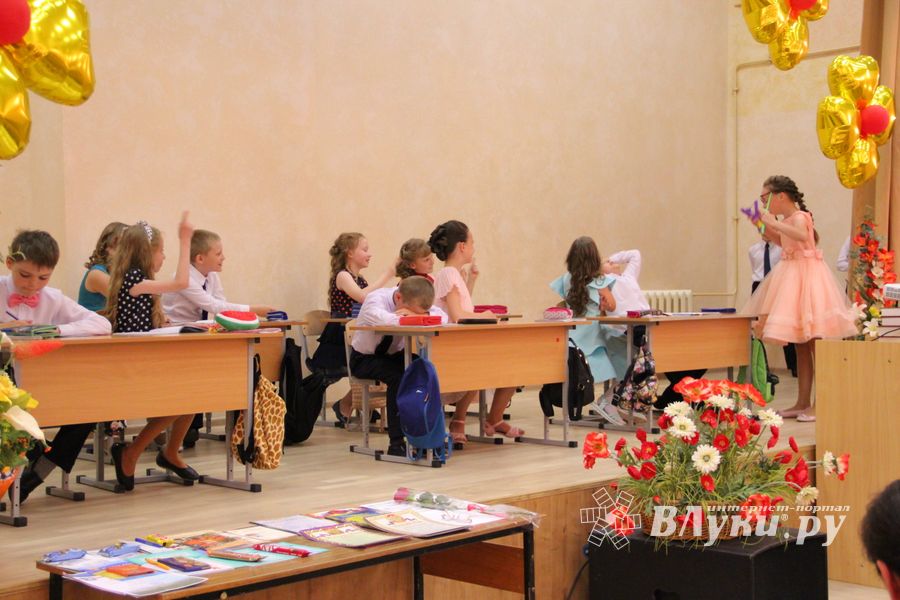 В школе №13 чествовыали вчерашних учеников начальной школы (ФОТО)