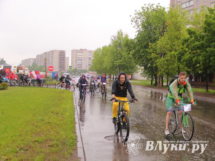 Зигзаг здоровья выполнили великолукские велосипедисты (ФОТО)