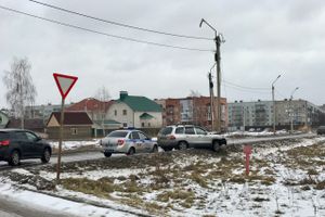 ДТП в Великих Луках: врезался в столб, огорчился и ушёл (ФОТО)