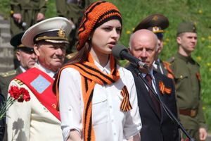 Парад Победы в Великих Луках (фото)