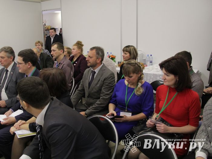 Шестая великолукская универсальная выставка открылась в Великих Луках (фото + видео)