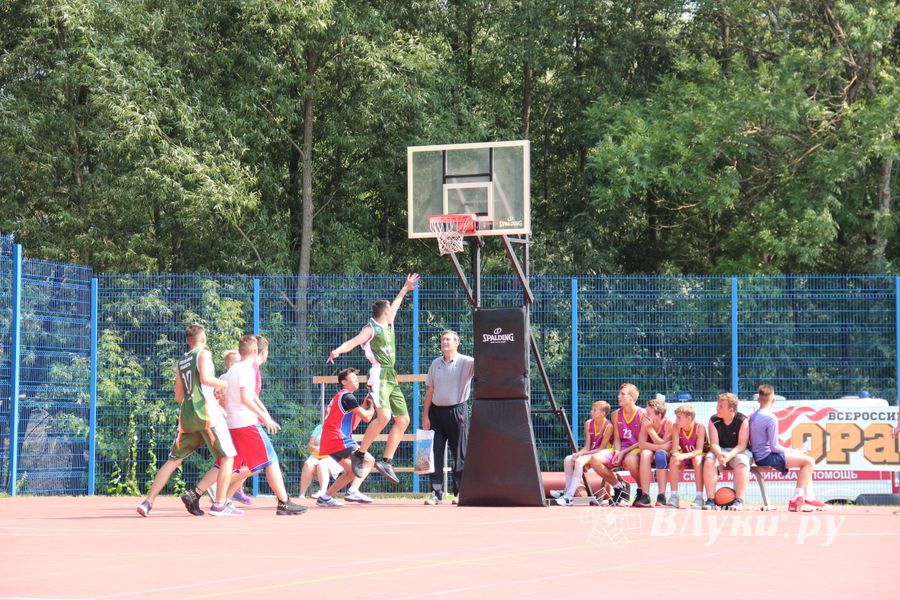 В Великих Луках прошли спортивные мероприятия, приуроченные ко Дню физкультурника (ФОТО)