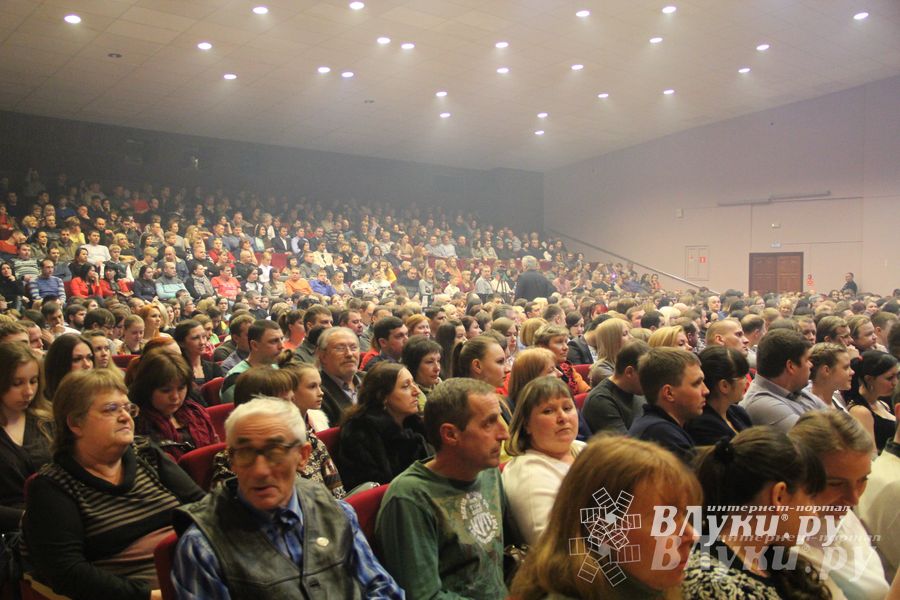 В Великих Луках выступила группа Би-2 (фото)