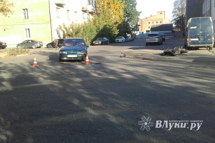 На ул. Глинки сбили несовершеннолетнего мотоциклиста (ФОТО)