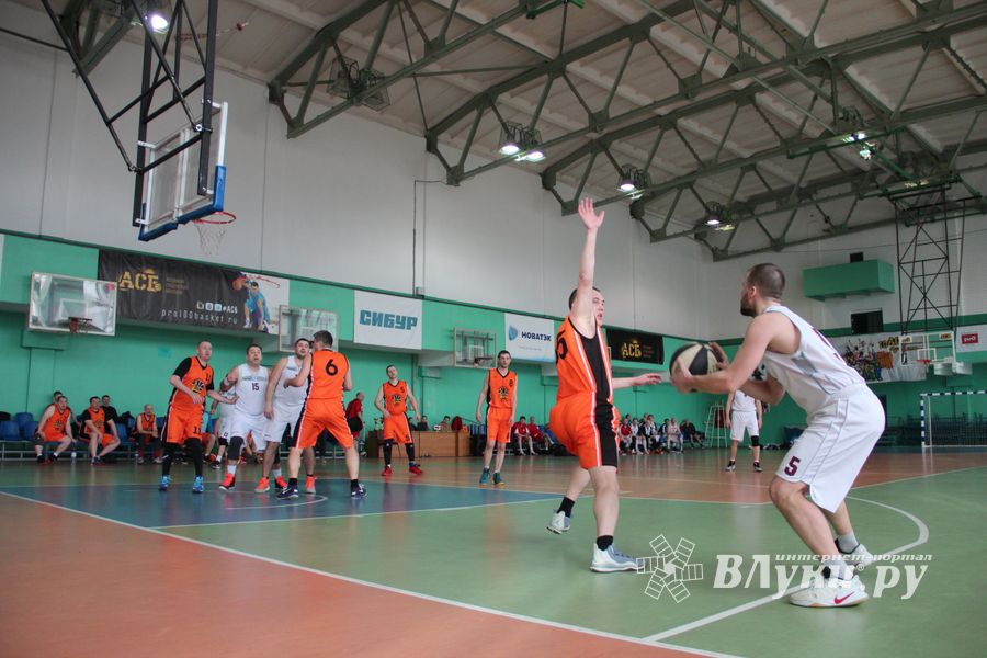 Великолучане — серебряные призеры межрегионального турнира ветеранов баскетбола (ФОТО)