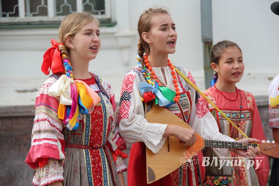 Великолучане празднуют День города (ФОТО)