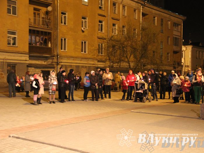 Крестным ходом встредили великолучане светлый праздник Пасхи