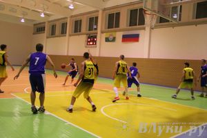 В Великих Луках проходят игры Чемпионата АСБ (фото)