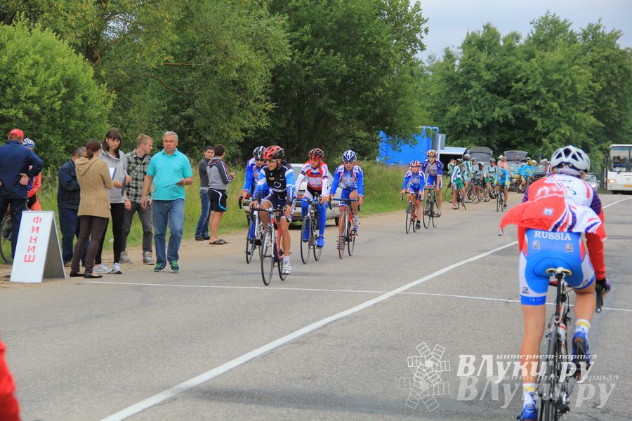В Великих Луках состоялось награждение победителей Чемпионата России по велоспорту в парной гонке (фото)