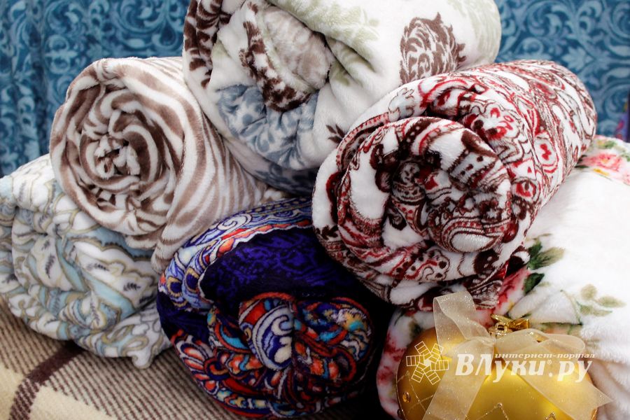 Пора покупать тёплые и яркие новогодние подарки (ФОТО)