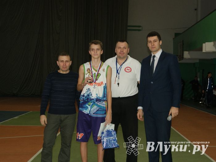 Великолучане завоевали бронзу на Международном турнире по баскетболу (ФОТО)