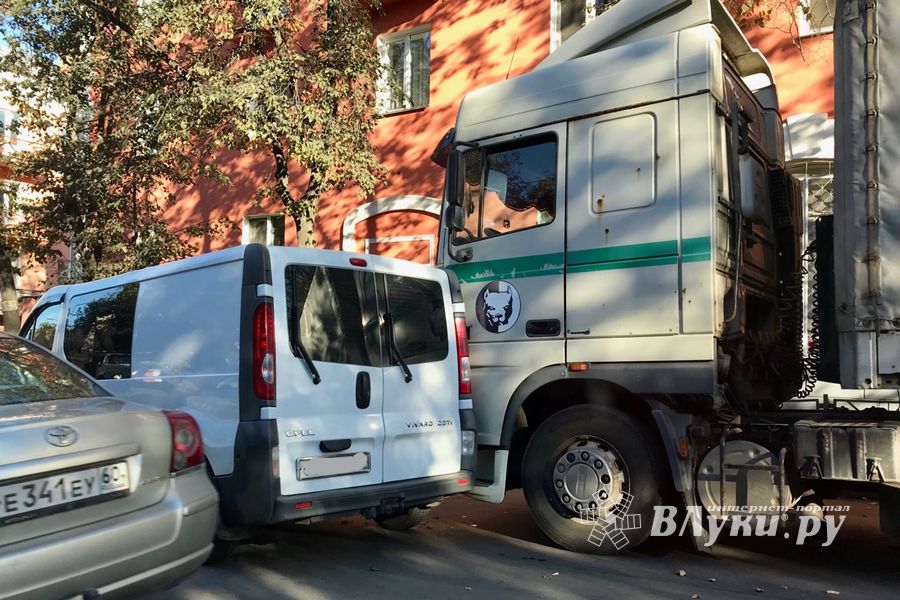 ДТП на проспекте Октябрьском (ФОТО)