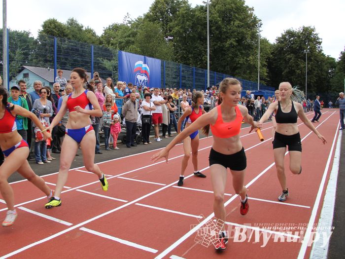 Открытие физкультурно-оздоровительного комплекса в Великих Луках (фото)