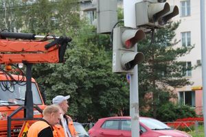 В Великих Луках обновляют светофоры (ФОТО)