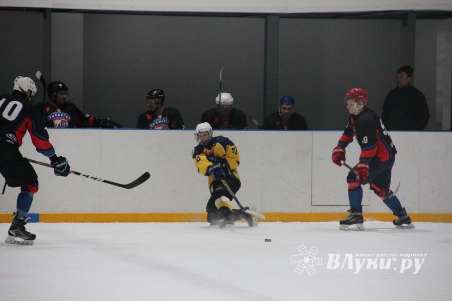 «Экспресс» с разгромным счетом обыграл «Родину» (ФОТО)